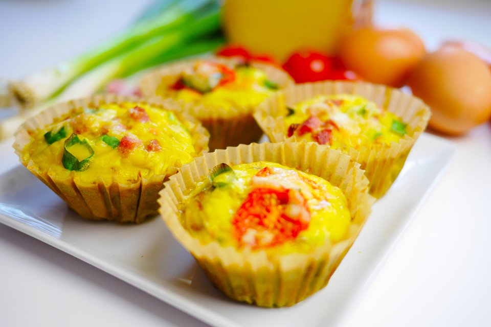Egg muffins with veggies & ham