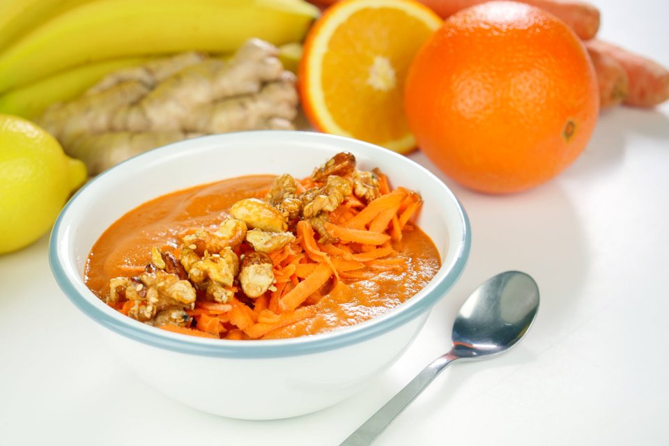 Orange smoothie bowl