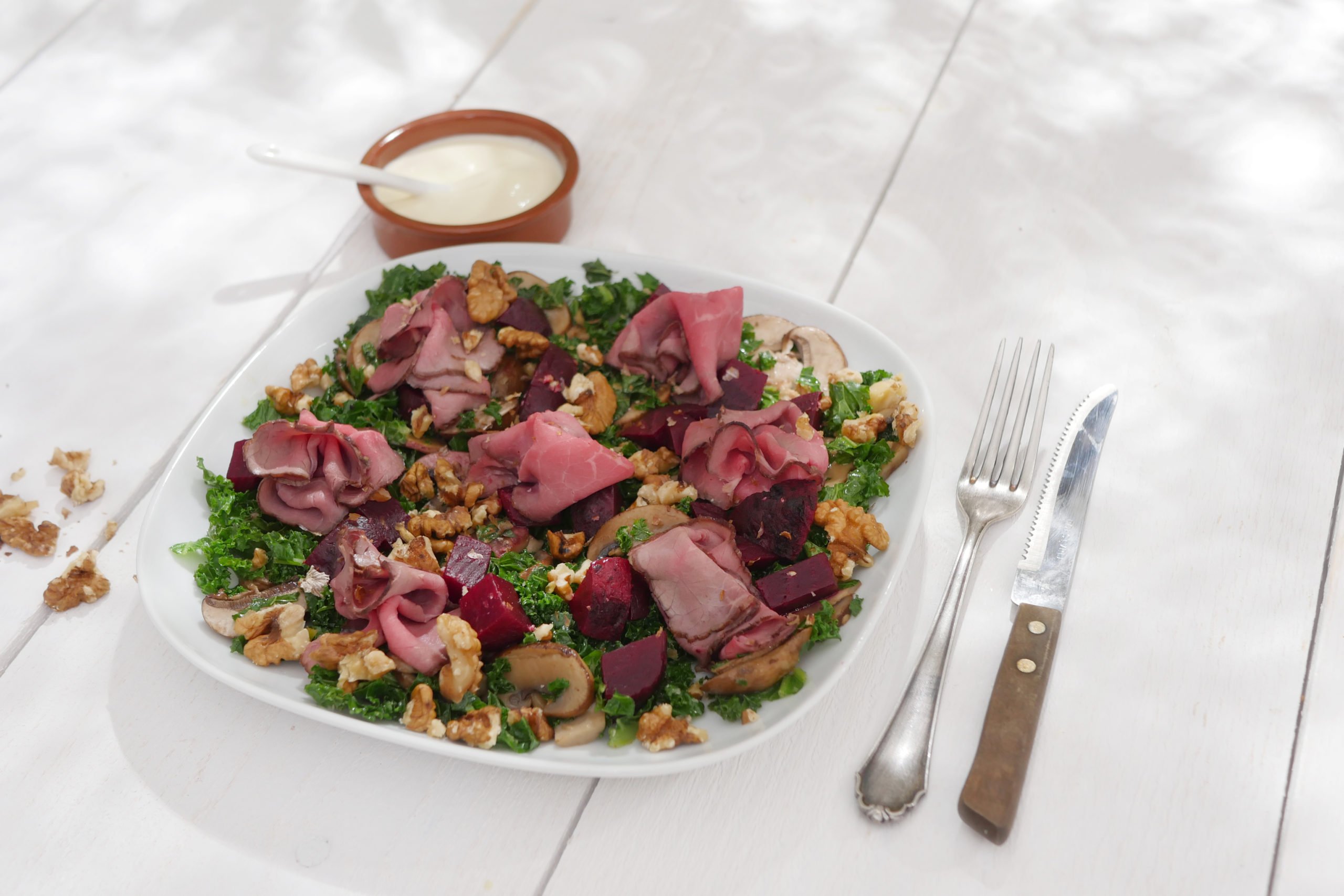 Kale and roast beef salad