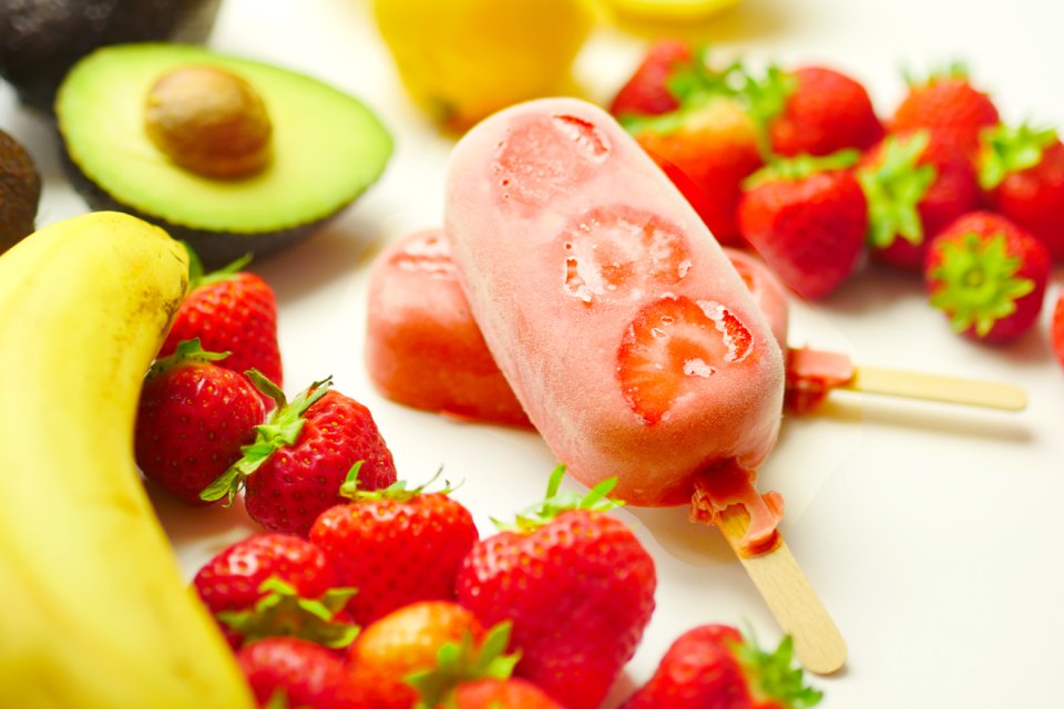 Aardbei ice-pops