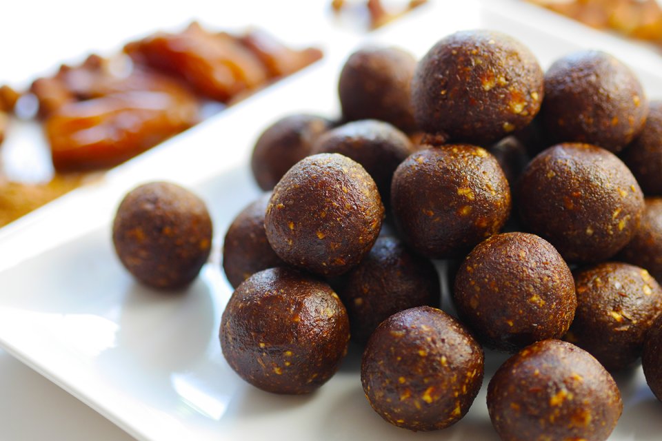 Chocolate & almond truffles