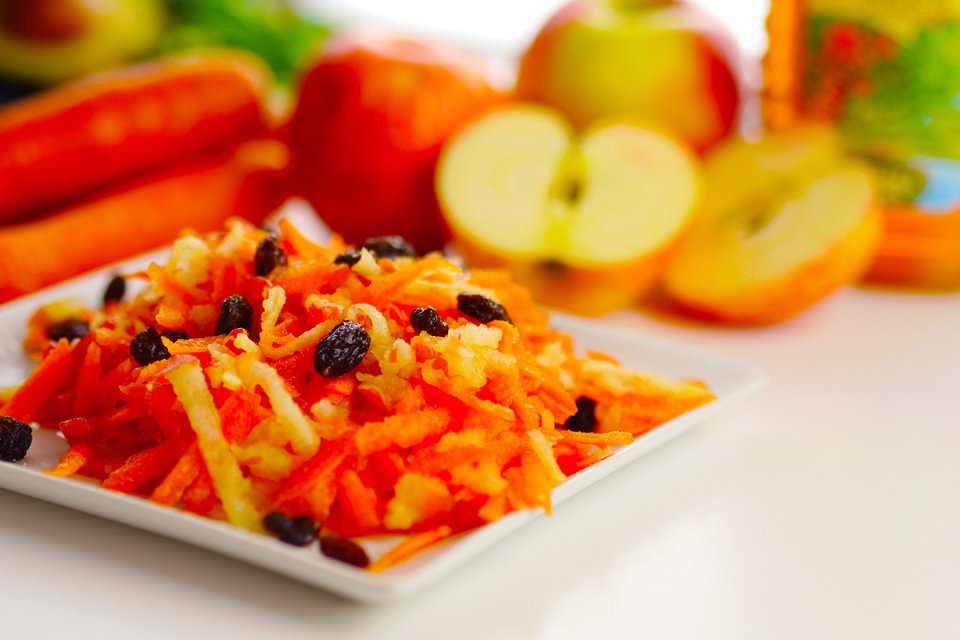 Quick carrot & apple salad
