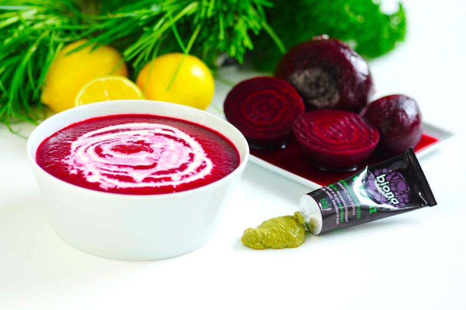 Superfast wasabi-beetroot soup