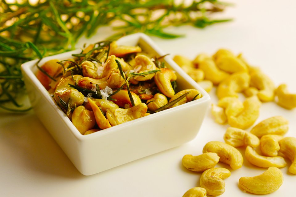 Pan roasted rosemary cashews