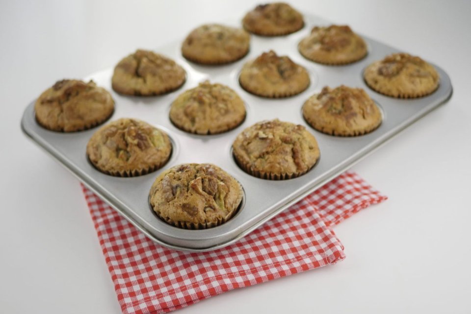 Banana muffins with date & walnut